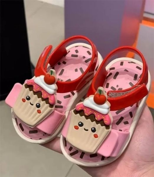 Childrens Biscuit Ice Cream Sandales 2024 Été Lightweight Kids Jelly robe sandals filles garçons plage chaussures MN070 240328