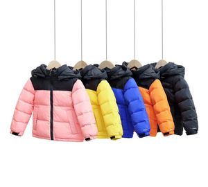 Veste en bas de la veste d'hiver Matchage des enfants jaunes surnommée broderie coréenne sauvage épaisse chaude veste à capuche court kid3696356