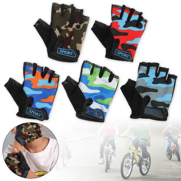 Gants de doigt pour enfants Équipement d'équitation antidérapant Gants de vélo pour enfants à haute élasticité Camouflage Demi-doigt Mitaines Gants de vélo pour enfants 231031