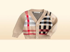Cardigan tricoté pour enfants 2019 automne garçons angleterre Style classique pull à carreaux tout-petits col en V coton Gentleman Sweater281n2398036