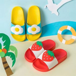 Kinder niet -slip huishouden indoor cartoon s fruit slippers jongens peuter schoenen meisje 220615