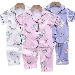Pajamas pour enfants Set Summer Baby Suit Vêtements pour enfants Toddler Boys Girls LCE Silk Satin Cartoon Printing Tops Pantalon 2pc Home Wear 240410