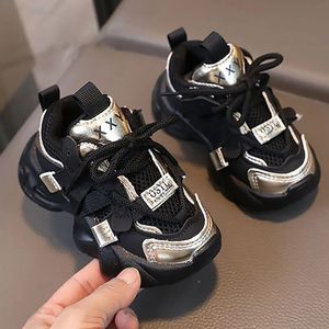 Kinder sneakers mesh ademende meisjes jongens sneakers zachte zolen niet-slip hardloopschoenen Koreaanse stijl Kids Shoes 240429