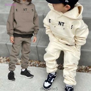 Survêtement pour enfants Designer Sweat à capuche et pantalon deux pièces Ensemble coton Ess Marque de mode Double fil Enfants Garçon Fille Casual Sweats à capuche en polaire Pull Tenues Cl SC0C