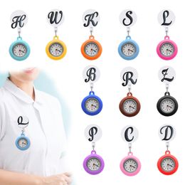 Chantins montres noires grandes lettres Clip Pocket Watch Infirmier Badge Accessoires pour les femmes en soins infirmiers Fob Hang Medicine Clock Drop Deli Otzsj