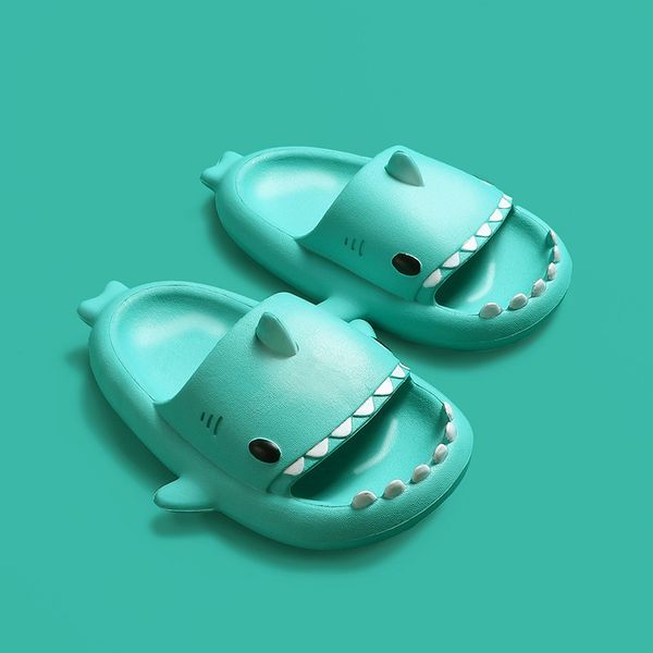CHINE MARQUE sandale Bleu Clair Stéréo Requin EVA Cold Tract Pantoufles pour Enfants Maison D'été Maison Toddler Parent-enfant Slip Doux Bébé