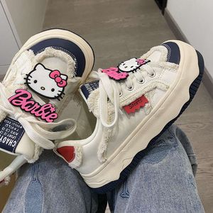 China-Chic kleine menigte Kitty co branded grote teen schoenen dames 2024 nieuwe lente en herfst dikke zolen veelzijdige kleine witte schoenen dames