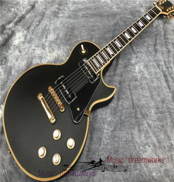Guitarra eléctrica de China Negro Matte Matte P90 Pickup Puente amarillo trastes de unión ABR 1 Gold Hardware5118153