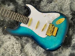 Chine guitare électrique couleur bleue dessus en érable flamme matériel doré système de trémolo duplex 6 cordes