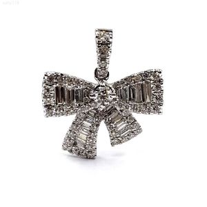 Fábrica de China, joyería Natural de belleza ingeniosa, oro blanco sólido de 18k, dijes colgantes de moda de mariposa Baguette con diamantes reales