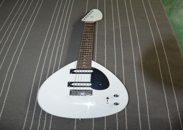 China hizo Mark III Guitarra en forma de lágrima blanca Brian Jones 2 pastillas de bobina simple Chrome Hardware Factory Outlet1344662