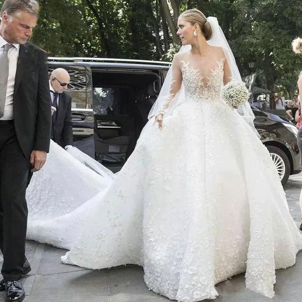 China Nuevos vestidos de novia de las señoras paquistaníes atractivas de la manga de la ilusión larga usada Vestidos de boda del vestido nupcial de lujo del diseñador de Lehenga withTail