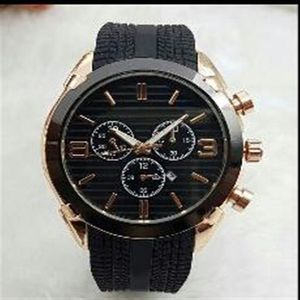 China productie 44 mm Watch Hoogwaardige herenontwerper Watch Top Brand Luxe rubberen horloge Heren Automatische datum Black Day Big Explo198S