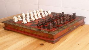 China Qin-dynastie legerstijl 32-delig schaakspel lederen houten kist bordtafel4125986