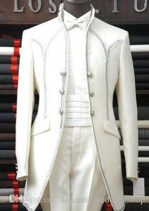 China Style Stand Collar White Groom Tuxedos Abrigo de tres botones con pantalones Hombre Prom Blazer Suit Trajes de negocios (Chaqueta + Pantalones + Pajarita) J881