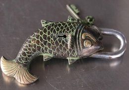 Chinees antiek brons gemaakt beschikbaar Levensecht visvergrendelingsstandbeeld