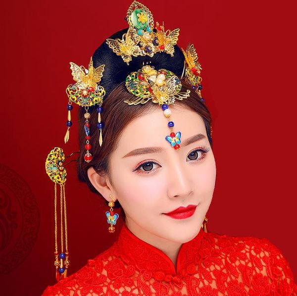 Mariées chinoises, costumes anciens, couvre-chefs, cheveux, rouge, or, dragon, phénix, robe, robe de mariée Xiu et Qipao.