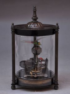 Horloge de table mécanique de poisson libellule en cuivre décoré de vieux travaux manuels chinois