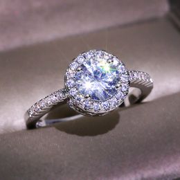 Chinois De Luxe Zircon Géométrie Designer Bande Anneaux pour Femmes classique ronde grande pierre anillos doigt d'ongle diamant fin cristal amour bague bijoux cadeau