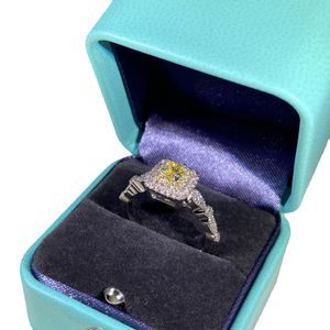Chinese Luxe Zirkoon Geometrie Designer Band Ringen Vrouwen zoete klassieke grote vierkante gele steen anillos nagel vinger fijne diamanten kristal liefde ring bruiloft sieraden