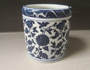 Chinees oud porselein Blauw en wit porseleinen penselenpot