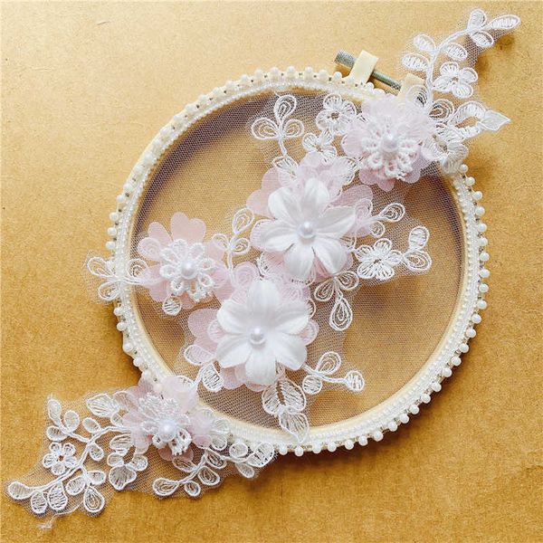 Produits chinois 8*30 cm Rose blanc Rose fleurs broderie perles patchs coudre pour vêtements Parche Appliques Parches Bordados Ropa