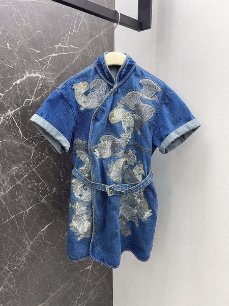 Robe en jean brodée de style chinois