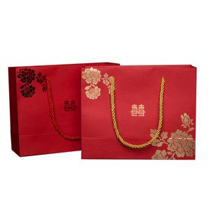 Bolsa de papel de regalo de boda de doble felicidad roja con flores rosas de estilo chino con asa, bolsas de dulces al por mayor
