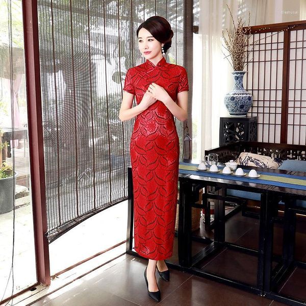 Style chinois amélioré Cheongsam longue robe grande taille mère décoration corps rétro spectacle dentelle femmes ventes directes vêtements ethniques