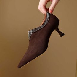 Chinese stijl ~ gecombineerd met qipao ~ puntige diep uitgesneden enkele schoenen voor vrouwen die niet moe zijn, schapenvacht strass dunne hak hoge hakken 5 cm 240220