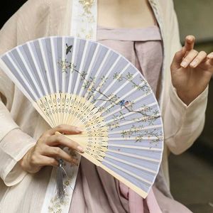 Chinese stijlproducten 1 pc Chinese stijl Ancient Bamboo Fan Jiangnan Misty Rain Folding Fans Vintage Fairy Crane Silk Hand Fan Hanfu Decorated Crafts