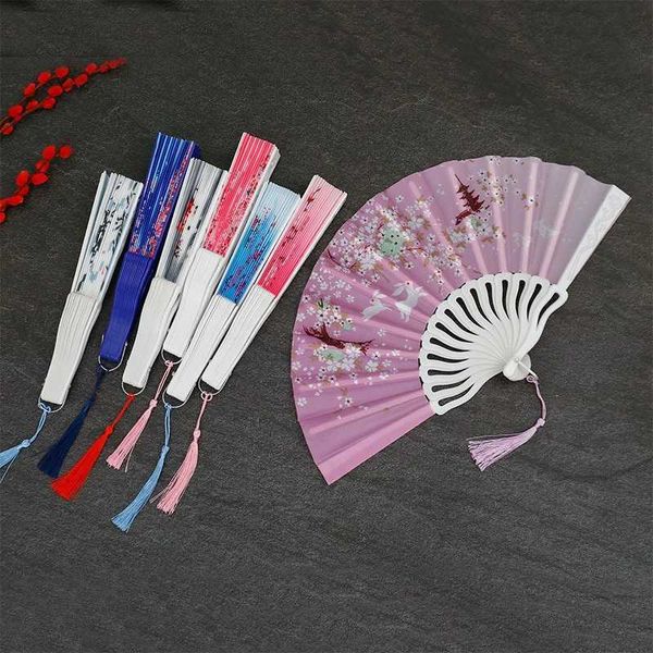 Produits de style chinois 1pc ventilateur de danse d'été léger plastique de style chinois ventilateur pliant exquis