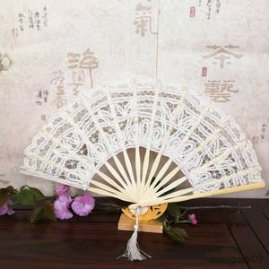 Chinese Stijl Producten 27 CM Borduurwerk Chinese Stijl Decoratieve Bamboe Fans Stof Zijde Vouwen Hand Held Dance Fans Bloem Bruiloft Prom R230804