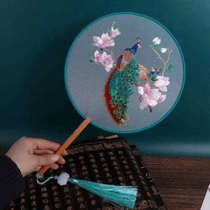 Produits de style chinois Ancient Classical Floral Modèle Broidery Fan avec pendent Vintage Hand Fan Women Photography Prop