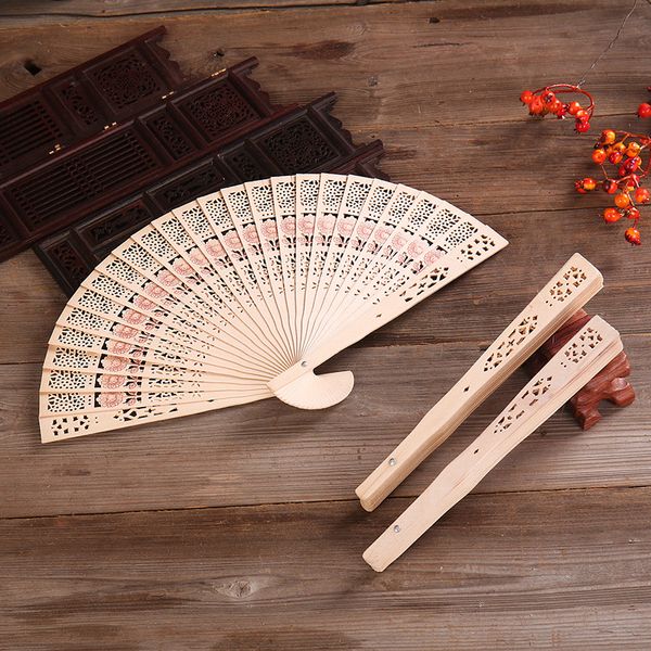 Produits de style chinois Fans en bois 8 pouces Craft Bois de santal Fan de mariage Accessoires de cadeau en bois de mariée avec boîte de vente au détail KKB7237