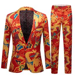 Traje de estampado de dragón rojo de estilo chino Men Stage Singer Wear 2 Pieces Set Slim Fit Wedding Tuxedo Disfraz Ball Fiesta 231221