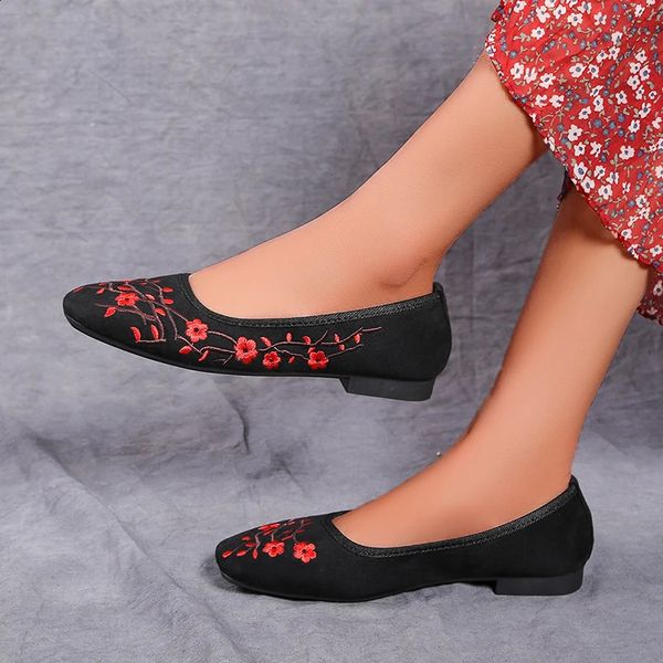 Style chinois femmes fleur brodé Hanfu thé Art princesse danse chaussures simples fête scène rétro opéra vieux tissu de Pékin 240202