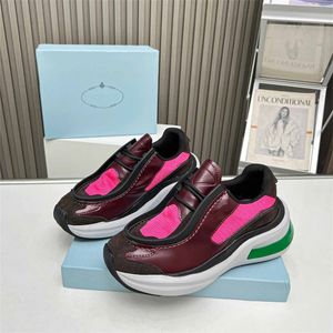 Mocasines de cuero brillante de chocolate Zapatillas de deporte Mocasines mate Entrenadores Cloudbust Clásico Patente Mocasines mate Diseñador Hombres Mujeres Zapatos G8LB #