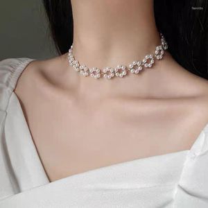 Choker 2023 Korea Fashion Simple Shiny Personality Necklace ingelegde Rhinestone Pearl Women's Wedding Sieraden Verjaardagscadeau
