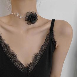 Gargantilla 2023, collar de perlas románticas con Camelia, cadena de clavícula de verano en blanco y negro con perlas de flores para mujer