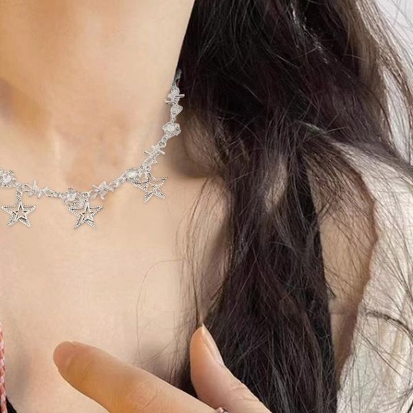 Choker Alloy Hollow Love Heart Star Collier Femmes Hip-hop Gothic Punk Style Thorn Splicing Moonstone Chain Cadeaux