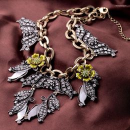 Tour de cou Antique couleur argent pendentifs émail fleurs Costume Hyperbole déclaration collier pour femmes grand nom bijoux de mode