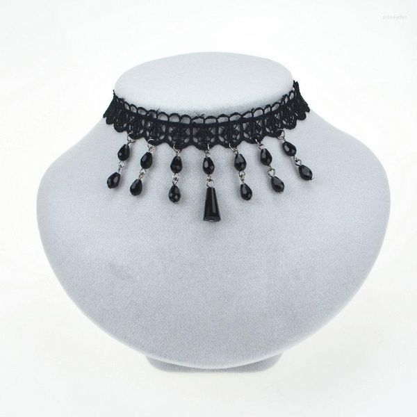 Collier ras du cou en dentelle de fleurs de Style bohémien, fait à la main, pendentif avec pompon en cristal noir pour femmes