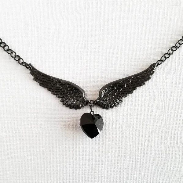 Cabeza de ala de ala de ala negra Cabecillo de jet Jet Heart Pends Dark Gothic Jewelry Fantasy Wing Día de San Valentín su regalo de aniversario