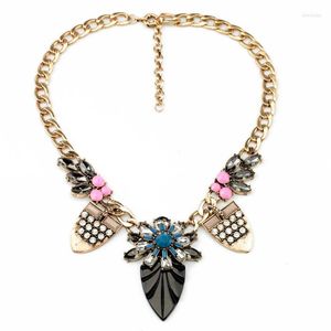 Collier ras du cou en résine de verre, Vintage, en alliage de Zinc, couleur or, strass, fleur Opaque, prix en vrac, 2014