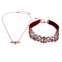 Ras du cou en vrac prix 2023 charmant rouge velours bande cristal fleurs couches colliers pour femmes bijoux de mode