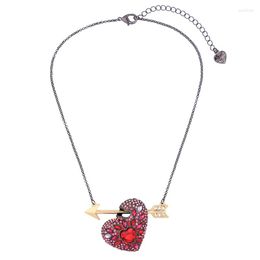 Tour de cou en vrac prix chaîne en or noir collier court bijoux romantique mode cristal rouge coeur flèche belle