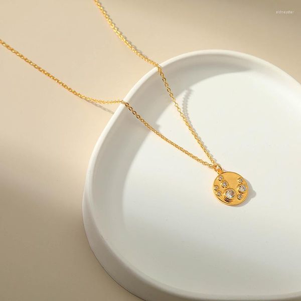 CCGOOD – Collier avec pendentif médaillon en Zircon pour femmes, couleur or 18 K, chaîne fine, élégant, Texture métallique, bijoux