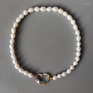 Colliers de cou de cou de luxe de perles d'eau douce naturelles collier de perles de haute qualité ovale coloré boucle en spirale en forme de coeur exquis