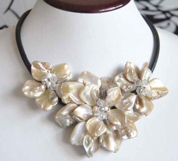 Gargantilla Gargantillas PCS / Lot Shell Beads Three Flower Pendant Designer Necklace Wholesale Gord22